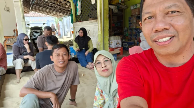 Mengunjungi ”Manusia Pasir”, Lebih Nyaman Tidur di Pasir daripada Kasur