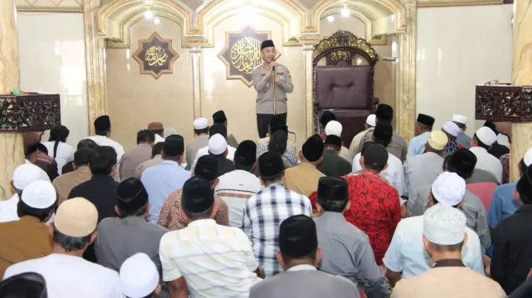Kapolresta Sumenep Ajak Warga Ganding Jaga Kamtibmas Melalui Safari Jumat