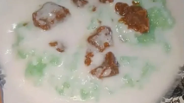 Sajian Gurihnya Santan dan Harumnya Bubur Pandan Jadi Favorit Baru Warga