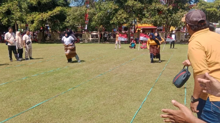 RRI Sumenep Raih Juara 3 Lari Sarung Kategori Putri