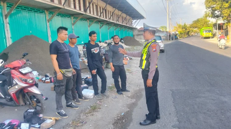 Satlantas Polresta Sumenep Sapa Sopir, Tekankan Tertib Parkir