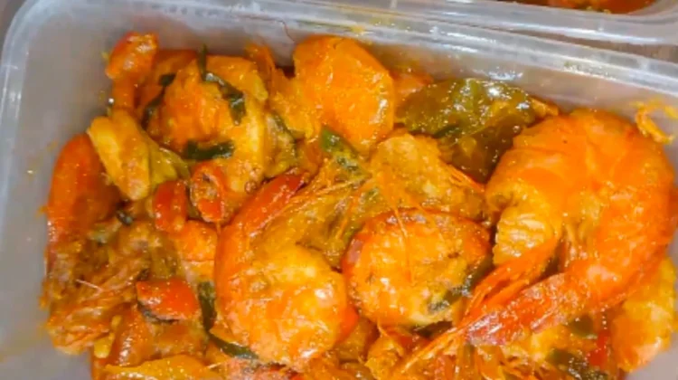 Udang Saus Padang, Hidangan Pedas Gurih yang Menggugah Selera
