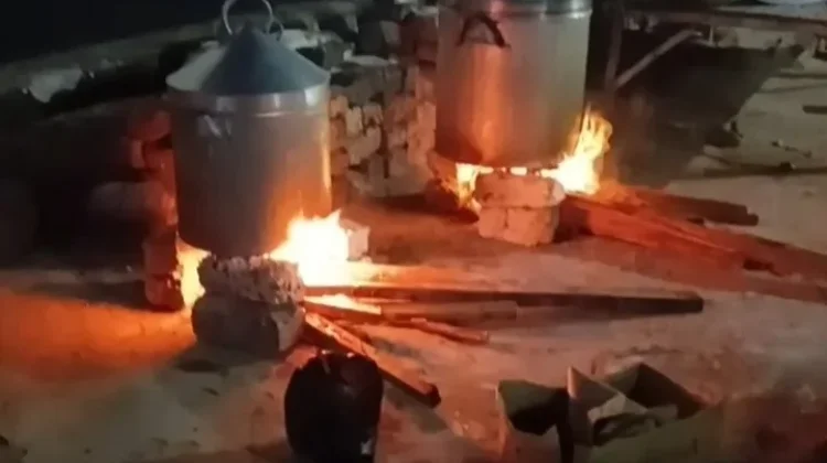 Malam di Giligenting, saat Kayu Bakar Kembali Menyala