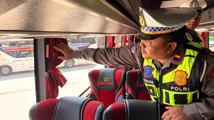 Satlantas Polresta Sumenep Pastikan Bus Layak Jalan
