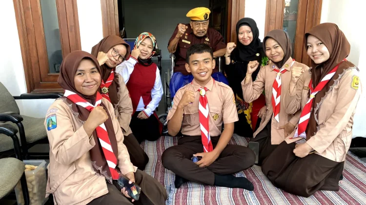Siswa SMAN 2 Sumenep Belajar Sejarah Langsung dari Veteran Pembebasan Irian Barat