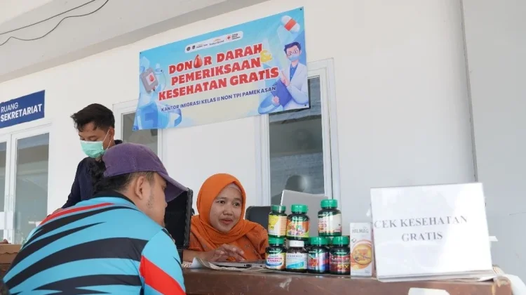HUT ke-81 RI, Imigrasi Pamekasan Gelar Donor Darah dan Cek Kesehatan