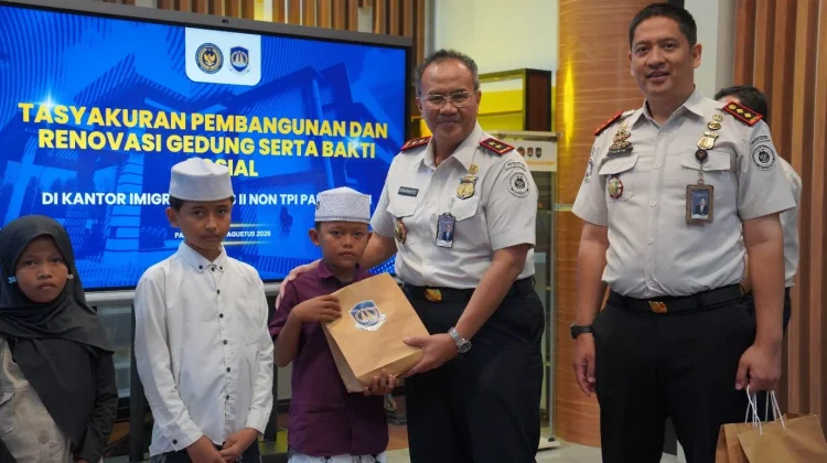 Tasyakuran dan Bakti Sosial, Imigrasi Pamekasan Perkuat Kepedulian kepada Sesama