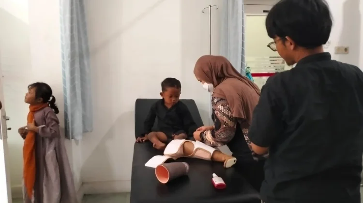 Kepala SDN Panaongan III Isi Hari Pramuka ke-65 dengan Aksi Kemanusiaan