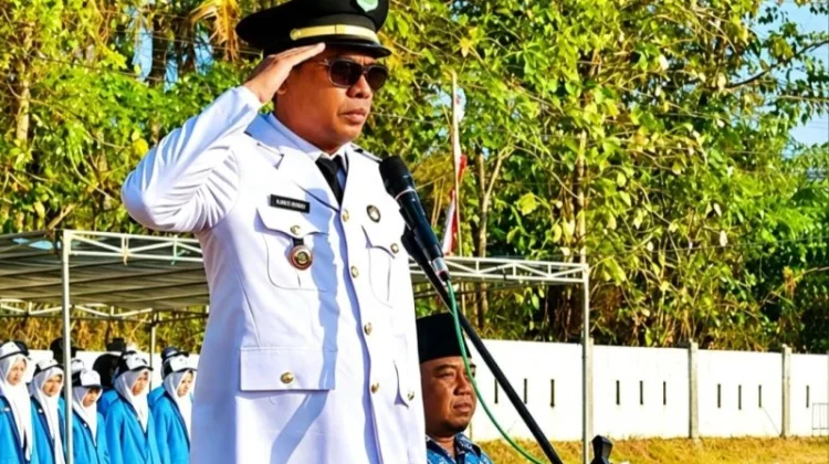 Camat Gapura Pimpin Upacara HUT ke-81 RI di Desa Gapura Barat