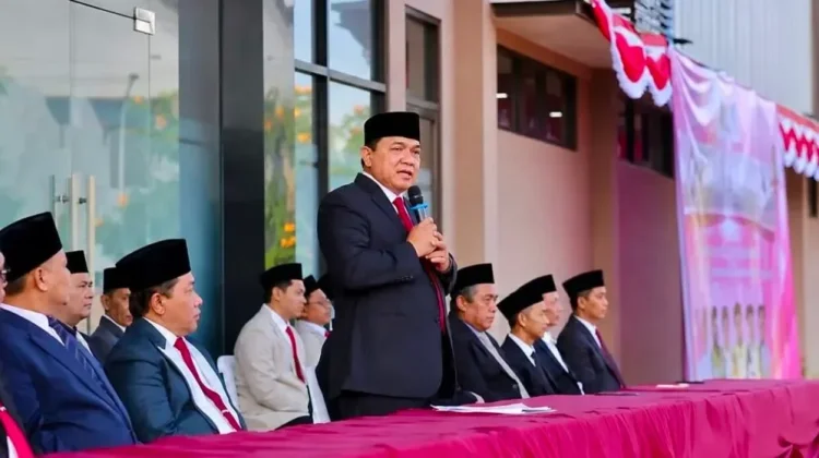 Prof Achsanul Qosasi Ajak Mahasiswa UNIBA Madura Buktikan Prestasi