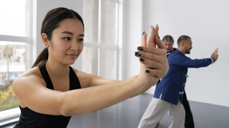 Tae Bo Kembali Populer, Olahraga Nostalgia yang Bikin Latihan Lebih Menyenangkan