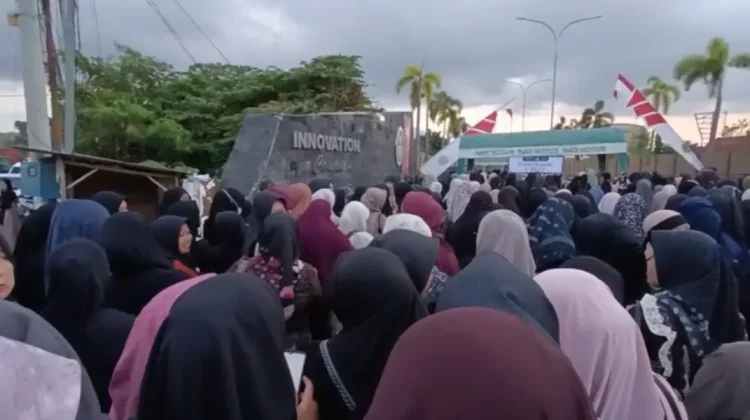 Antrean Panjang Warnai 25 Tahun Perjalanan Majelis Az-Zahro Sumenep