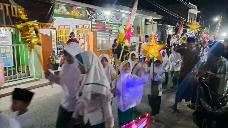 Pawai Santri Semarakkan Maulid Nabi