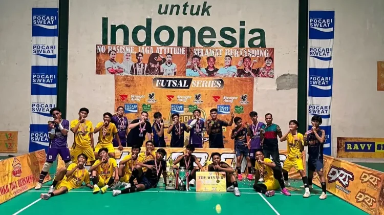 SMAN 2 Sumenep Kawinkan Gelar Juara dan Penghargaan Futsal Madura