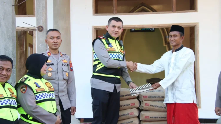 Polresta Sumenep Salurkan Bantuan untuk Masjid