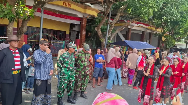 Kecamatan Ambunten Gelar Pawai Budaya Semarakkan HUT Ke-81 RI