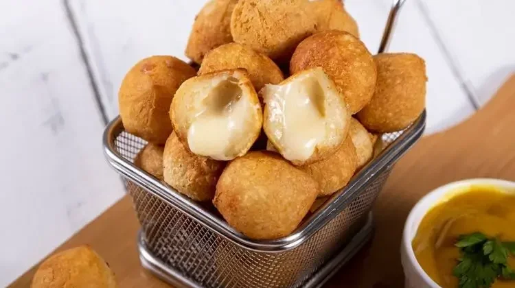 Bola Ayam Keju, Camilan Gurih yang Praktis untuk Sajian Keluarga