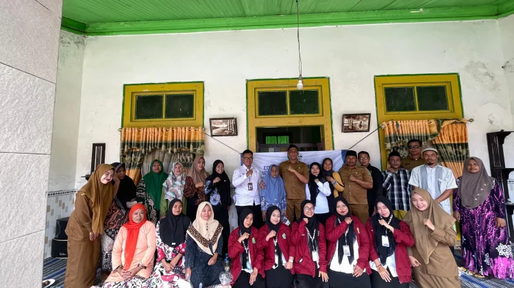 Mahasiswa STIT Aqidah Usymuni Edukasi UMKM Urus Sertifikasi Halal