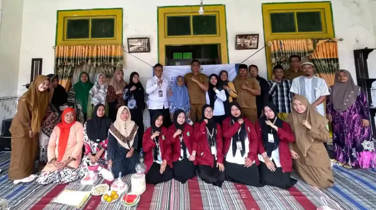 Mahasiswa STITA Sumenep Dampingi Sertifikasi Halal UMKM Ambunten Timur