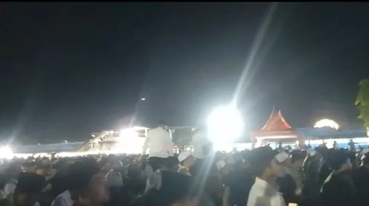 Ribuan Jamaah Padati GOR A Yani dalam Sumenep Bersholawat