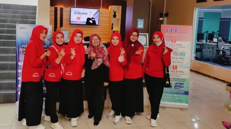 Cek Kesehatan Gratis Sambut Peserta Jalan Sehat RRI