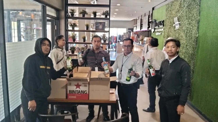 Satresnarkoba Polresta Sumenep Amankan Puluhan Botol Miras