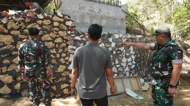 Jembatan Dibangun di Gapura, Perkuat Akses dan Mobilitas Warga