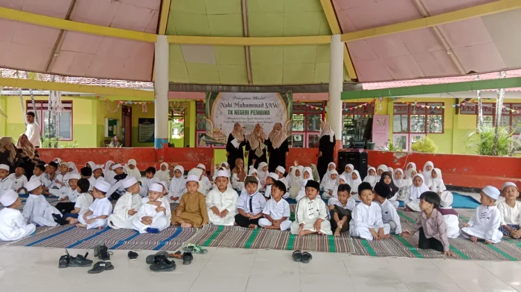 TK negri pembina sumenep melaksanakan maulid nabi Muhammad S.A.W