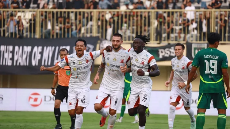 Madura United Raih Enam Poin, Achsanul Qosasi Apresiasi Pemain dan Suporter