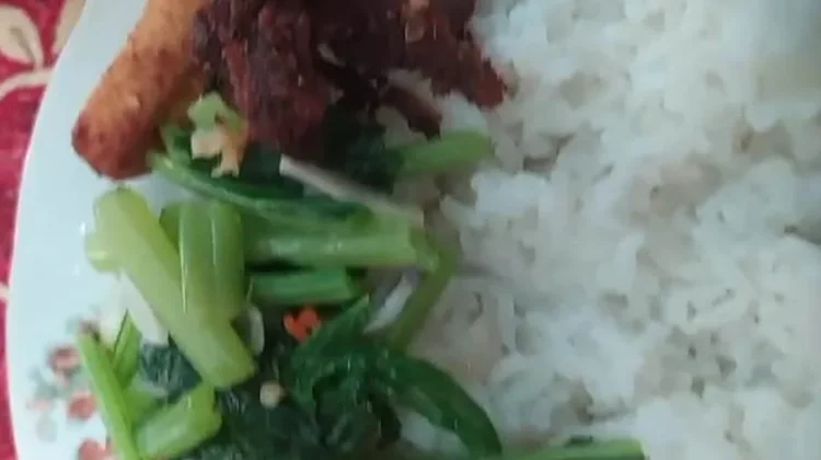 Masih Nikmat, Tumis Kangkung Tetap Jadi Favorit di Meja Makan