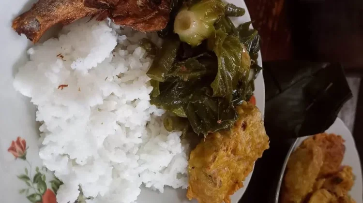 Nikmatnya Ikan Laut, Oseng, dan Tempe sebagai Menu Sederhana