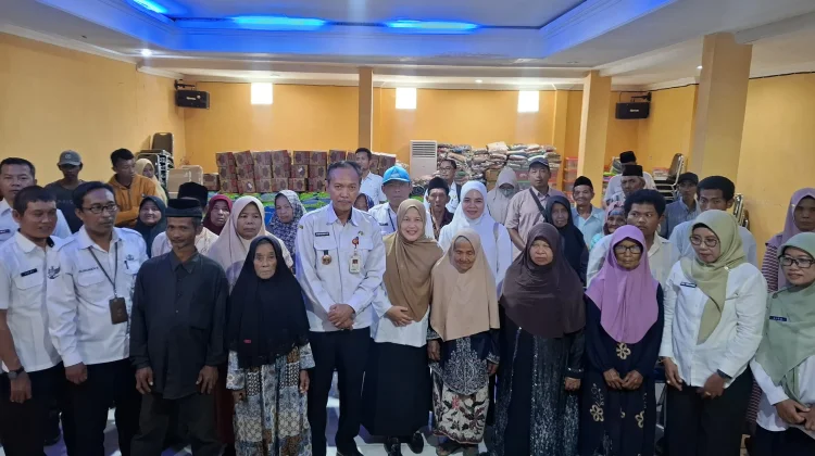 Dinsos P3A Sumenep Salurkan Sembako untuk 40 Gepeng