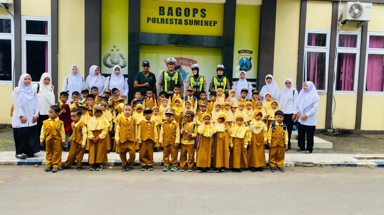Kenalkan Profesi Polisi, Siswa RA ATAQWA Sumenep Kunjungi Polresta