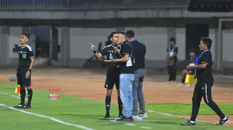 Ze Gomes Minta Pemain Madura United Tetap Latihan Selama Masa Libur