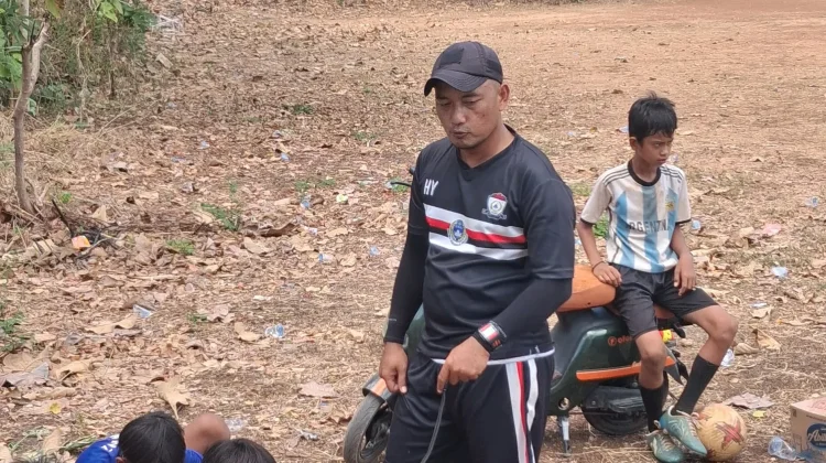 Tim Sepak Bola Mini KKKS Pasongsongan Bertanding di Ajang Antar Kecamatan