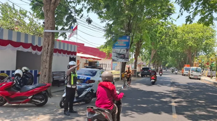 Satlantas Polresta Sumenep Pantau Arus Lalu Lintas Melalui TMC