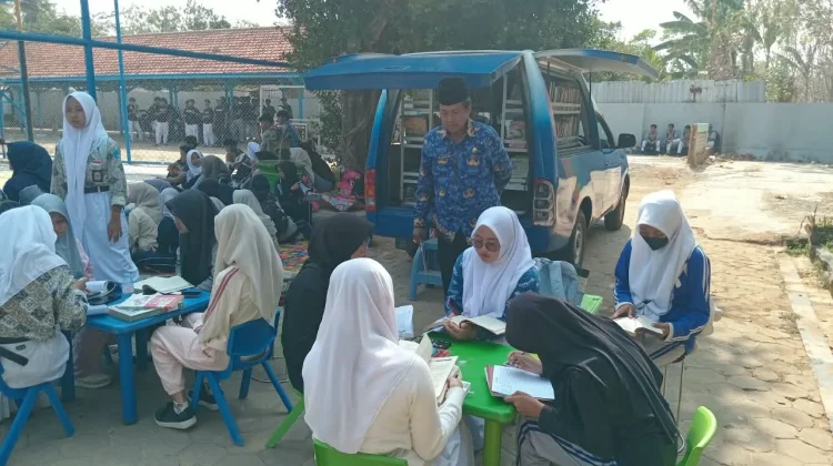 Peringati Hari Kesaktian Pancasila, Perpusling Sumenep Sambangi SMA Gapura