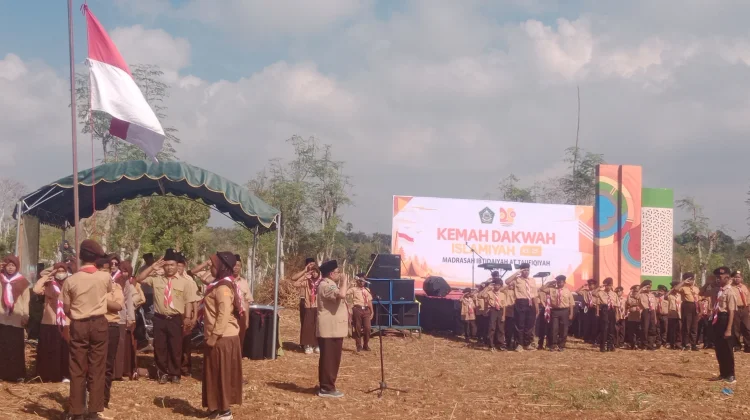 Kemah Santri Anttaufiqiyah Bentuk Generasi Disiplin Berakhlak