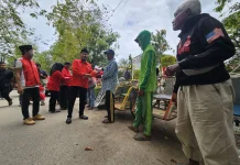 PDI Perjuangan Salurkan Zakat Mal untuk 4.000 Abang Becak di Sumenep