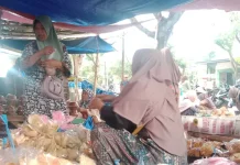 Krupuk Renyah Jadi Primadona Ramadan Berhujan