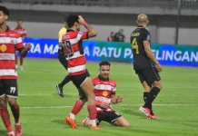Carlos Parreira Tanggapi Protes dari Suporter Terkait Performa Madura United