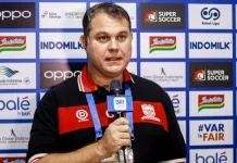 Kalah Atas Persita, Carlos Ungkap Permainan Buruk Timnya di Babak Pertama