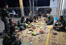 Buka Puasa di Rumah Warga, Dansatgas TMMD Sumenep Pererat Kebersamaan dengan Masya