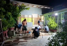 Gotong Royong di Malam Ramadan Masih Semangat