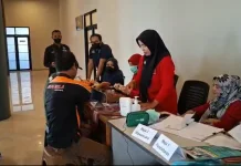 Dinkes P2KB Sumenep Gelar Pemeriksaan Kesehatan Sopir dan Kru Bus di Terminal