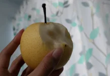 Rawat Kulit dari Dalam dengan Rutin Konsumsi Buah Pir