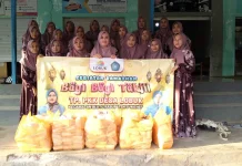 TP PKK Desa Lobuk Bluto Sumenep Gelar Aksi Bagi-Bagi Takjil