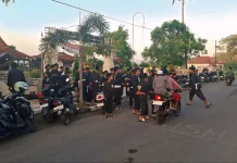 Ratusan Anggota SH Terate Guluk-Guluk Bagikan Ratusan Paket Takjil Gratis