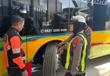 Satlantas Polres Sumenep Cek Kelayakan Angutan Umum Menjelang Lebaran