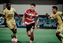 Jasey Wehrmann Berikan Jersey Debut di Madura United Kepada Sang Ayah